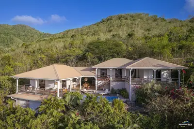 Image de Villa Kazanou, piscine, vue mer