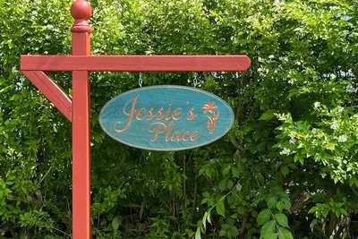 Image de Jessie's Place-Renovated Century Old 5 Br Home