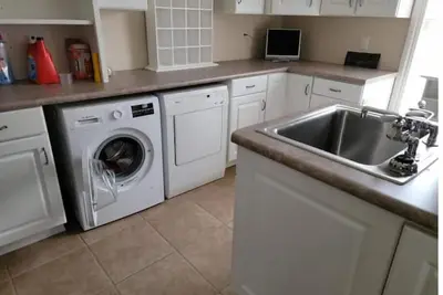 Image de Private 25 acre, 6 bedroom estate. Sleeps up to 24