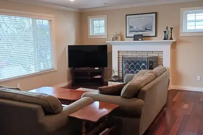 Image de Cozy and Bright Family Friendly Home