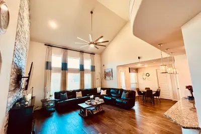 Image de Beautiful Spacious Modern Home in Sugar Land