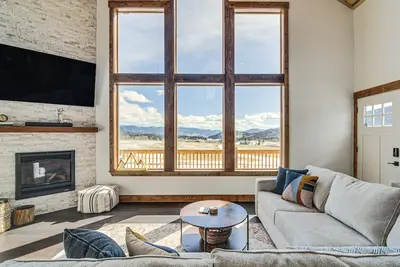Image de 'Meadowlark Mountain Club' w/ Views of the Rockies