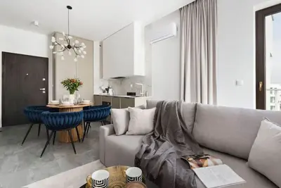 Image de Unique interiors in a modern seaside marina