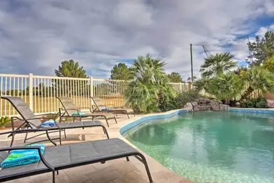 Image de Amazing luxury home on golf course, beautiful water view, private heated pool!