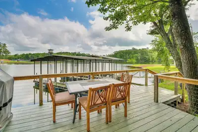 Image de Waterfront Home on Lake Hamilton w/ Dock & 2 Decks