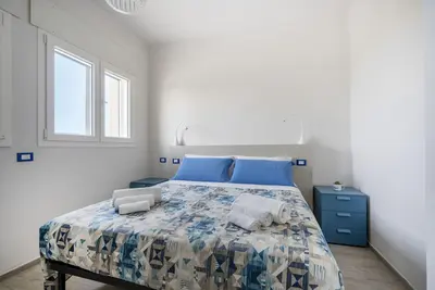 Image de Appartement de vacances \"Gufo Di Mare - Celeste\" avec vue sur mer, terrasse privée et Wi-Fi