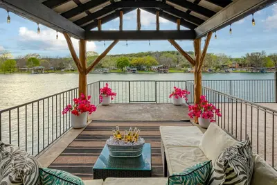 Image de **New** Lake Austin  | Boat Dock | Hot Tub | Lake Views | 8 Beds