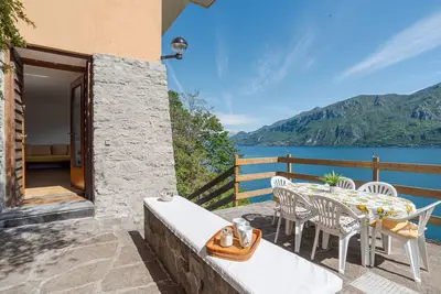 Image de Limonta- Apartment Ortensia! Access to the Lake!