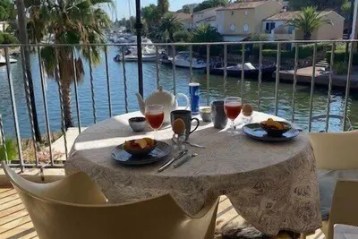 Image de Appartement pour 3 personnes avec belle vue Port-Cogolin