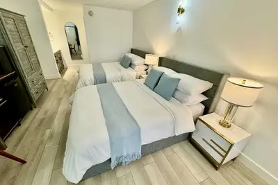 Image de Pool - Parking - WiFi - Tv - No Resort Fee!