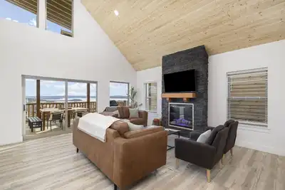 Image de Steps to Indoor Pool + Outdoor Pool + Hot Tubs & Mins to Branson Entertainment! !