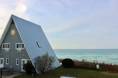 Image de Lakefront Chalet #8 with Beach Access, Pools, Sport Courts, Fishing Pond & more!