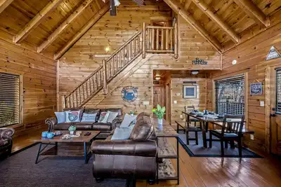 Image de Family Cabin Getaway Hot Tub, Game Room & Views