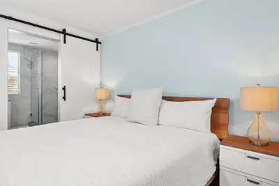 Image de Penthouse With Free Parking | Near The Beach