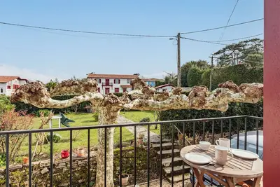 Image de Appartement au calme à 300 m des plages, 2 chambres, parking, jardin, Guéthary