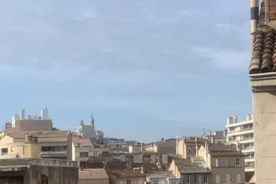 Image de refait à neuf, vue sur la Bonne Mère, 6 personnes