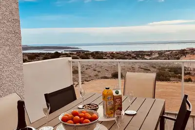 Image de Vue mer Panoramique, Calme. Piscine Chauffée, mer et Plage à 10 Min. 8 Personnes