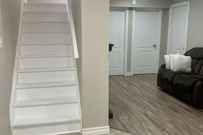 Image de Cozy 2 bedroom basement apartment