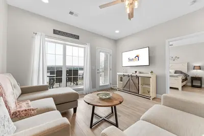 Image de 3 Bedroom Lake Front Condo on Table Rock Lake! ! !