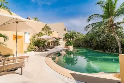 Image de Beachfront Penthouse | Resort Amenities