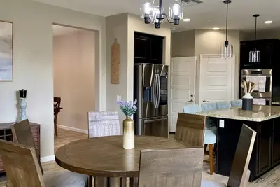 Image de Spacious 5-bedroom house in enchanting Menifee with fitness room