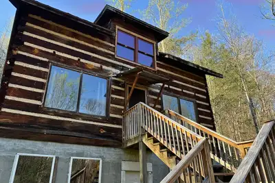 Image de Cabin Retreat Between Marshall and Hot Springs! Firepit, Creek, Pure Bliss!