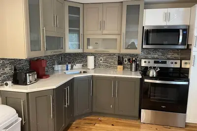 Image de Brand New Cozy Renovated 2nd Floor Apartment/House Near Colleges and Ballparks