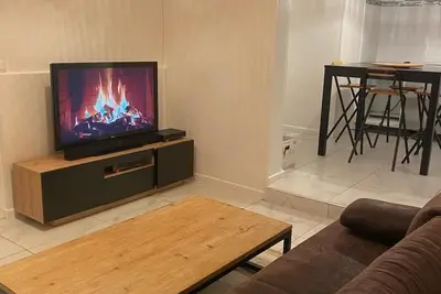 Image de Détendez-vous dans ce logement élégant et cocooning avec Spa Jacuzzi