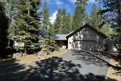 Image de Single level Black Butte Ranch home - backs up to Deschutes National Forest
