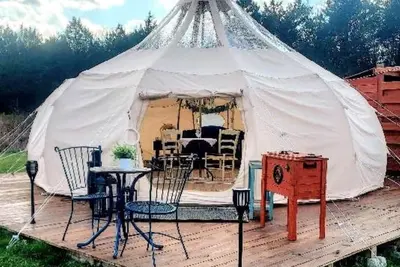 Image de Daisy - Cozy & Romantic Hot Tub Glamping Experience