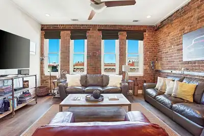 Image de Corner View Broughton Penthouse with Free Reserved Parking