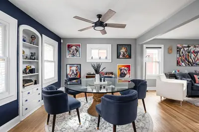 Image de Our over-the-top amenities and luxurious comforts make your stay memorable. \n