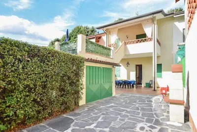 Image de Belle maison à Camaiore avec WiFi