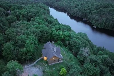 Image de Chalet Authentik 17, Chalet Authentik 17 : Spa, Piscines, Bord de lac & Resort