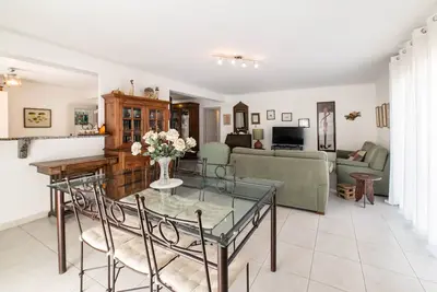 Image de Appartement 'Lumineux Havre De Paix' avec balcon et Wi-Fi