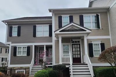 Image de Lake Oconee condo - Lakefront, sleeps 12! Shared sandy beach and swimming area