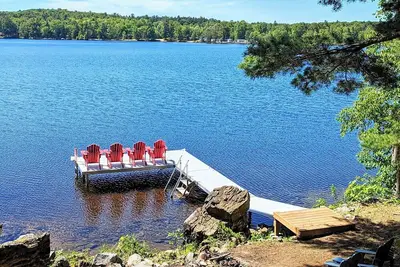 Image de Modern cottage, waterfront, western facing, beautiful sunsets Crowe Lake