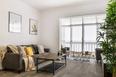 Image de Appartement avec vue latérale sur la mer