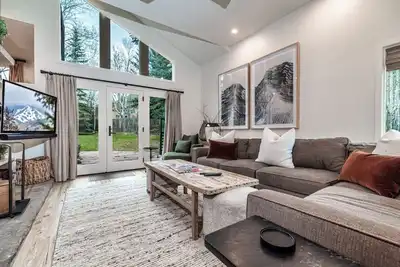 Image de 4Bed/3Bath TownHouse w/Hot tub