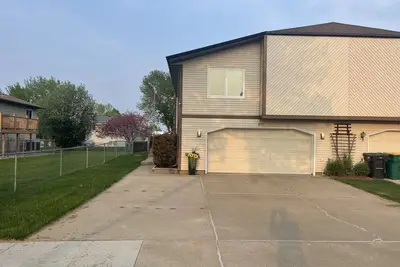 Image de Peaceful twin-home in desirable north Bismarck neighborhood!