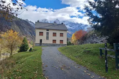 Image de appartement tout équipé  de 4 chambres pour 8 personnes a Gavarnie.