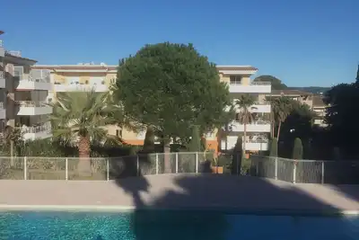 Image de appartement de grand standing - 250m du port