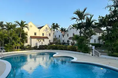 Charming 3-bedroom villa w/ all amenities Close to white sand beaches -Barbados\n