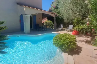 Image de Maison de vacances en location à Bandol avec piscine proche centre