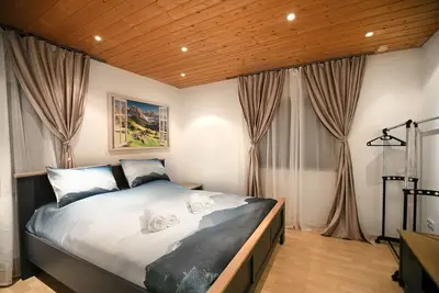 Image de Alpina Haus - Gemütliches Ferienhaus in Oberammergau, Max. 10 Personen, Skiurlaub