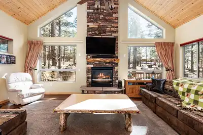 Image de Experience Luxury near Williams & Grand Canyon: Your Cool Mountain Getaway!