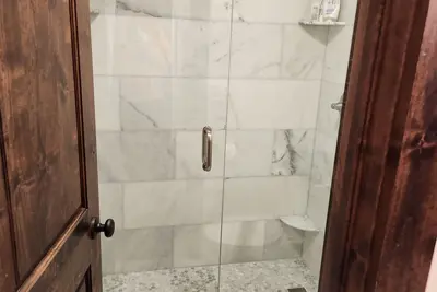 Image de Fully Renovated 3bd 3 Ba Condo on Sandstone Bus Route  Tov #034778
