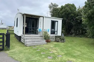 Oakura, Taranaki accommodation for two on Ahu Ahu Road, close to beach & village