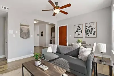 Image de Furnished 3br Apt with Abundant Natural Light