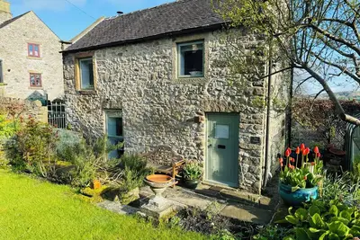 Image de Tor Barn, romantic, with open fire in Winster